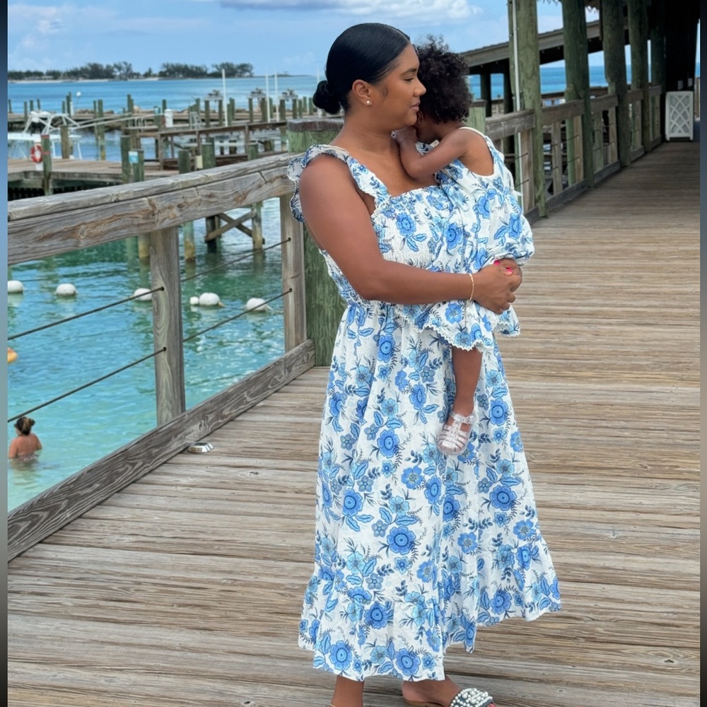 Mommy and Me Floral Blue and White Dress size 2 and 3T